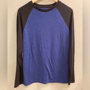 Old Navy men’s long sleeve T shirt